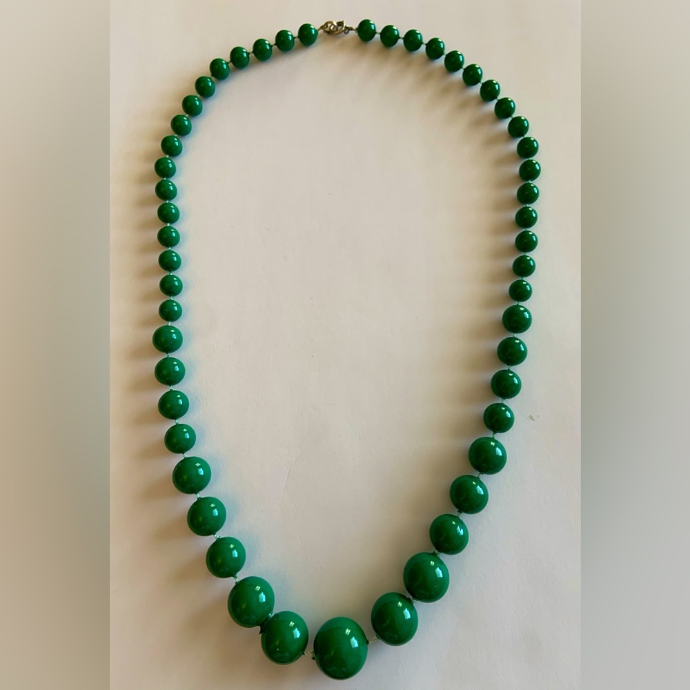 Vintage green plastic necklace